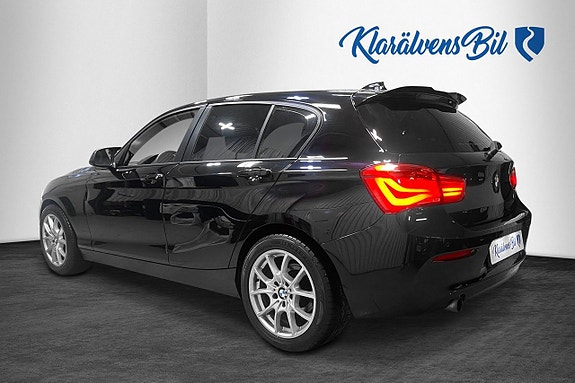 BMW 118i 3 of 5