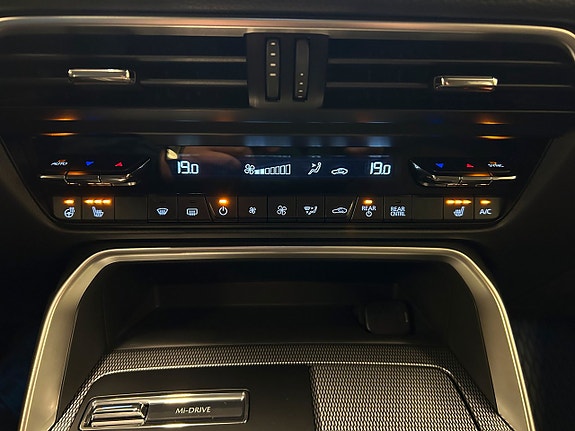 Mazda CX-80 27 of 30