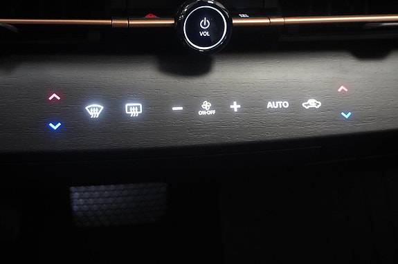 Nissan Ariya 12 of 20