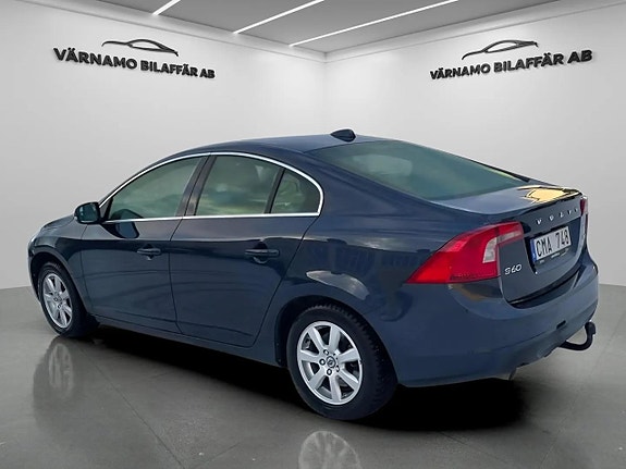 Volvo S60 3 of 5