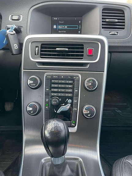 Volvo S60 13 of 19