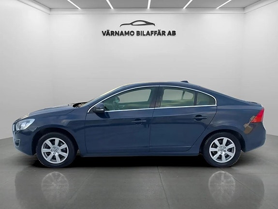 Volvo S60 2 of 5