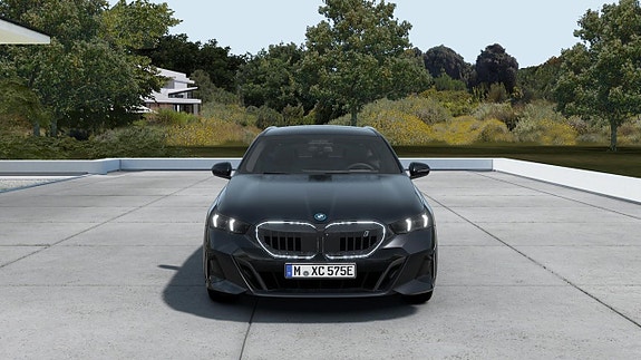 BMW i5 3 of 13
