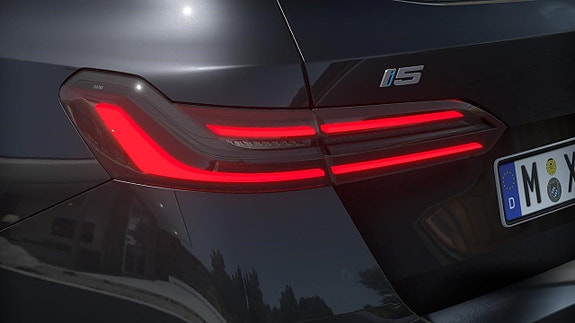 BMW i5 8 of 13