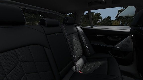 BMW i5 11 of 13