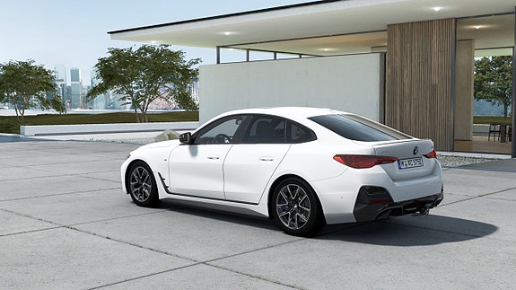BMW i4 2 of 13