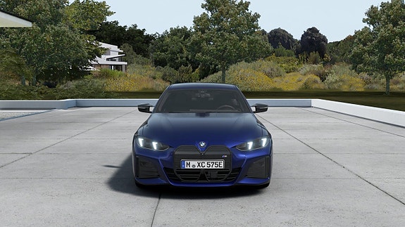 BMW i4 3 of 13