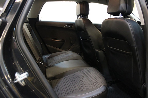 Opel Astra 9 of 11