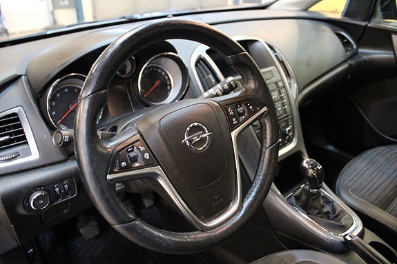 Opel Astra 11 of 11