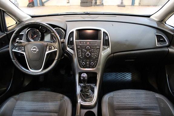 Opel Astra 10 of 11