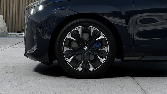 BMW iX 3 of 13