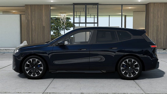 BMW iX 5 of 13