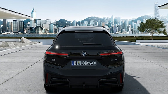 BMW iX 5 of 13