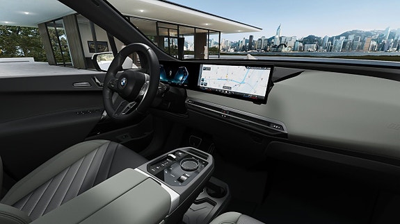 BMW iX 9 of 13