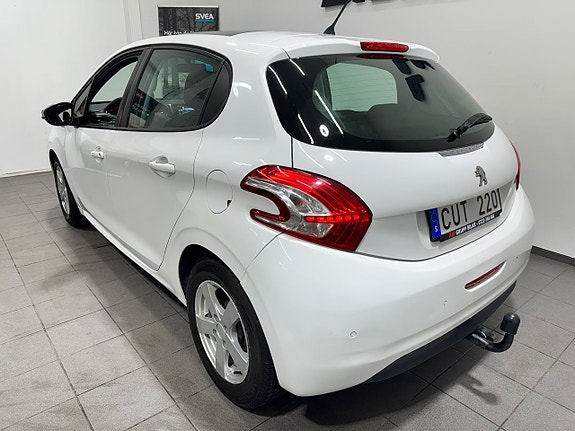 Peugeot 208 9 of 16
