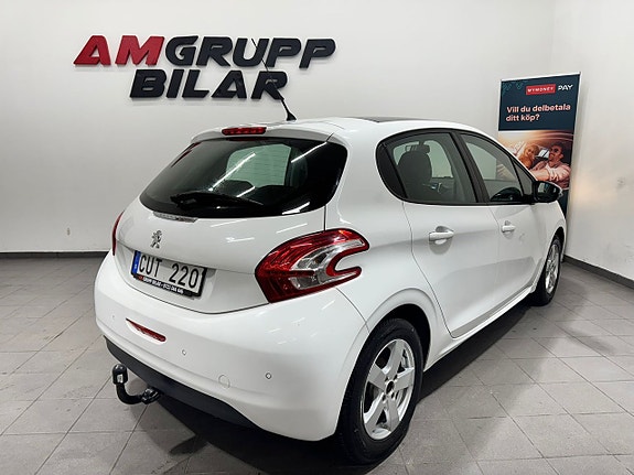 Peugeot 208 4 of 16