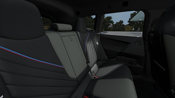 BMW iX 12 of 13
