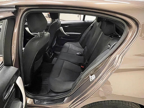 BMW 116d 5 of 7