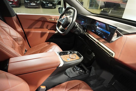 BMW iX 16 of 16