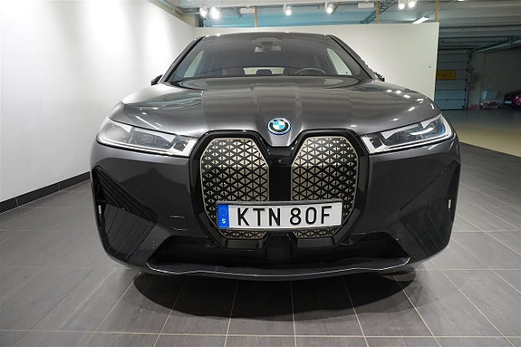 BMW iX 2 of 16