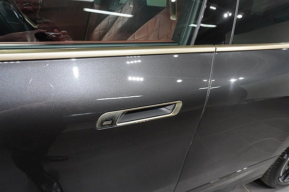 BMW iX 5 of 16