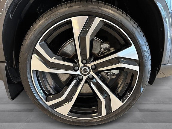 Volvo XC90 12 of 13