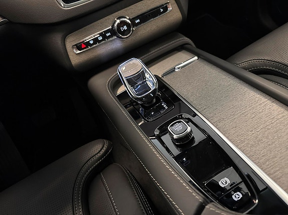 Volvo XC90 7 of 13