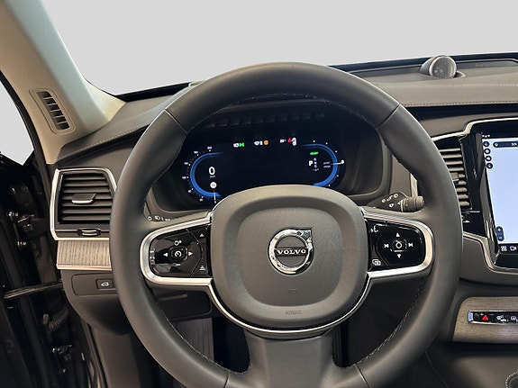 Volvo XC90 4 of 5