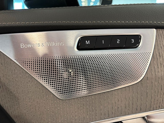 Volvo XC90 13 of 13