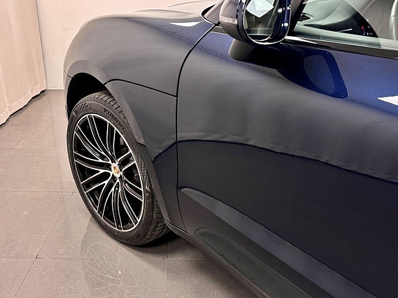 Porsche Macan 11 of 16
