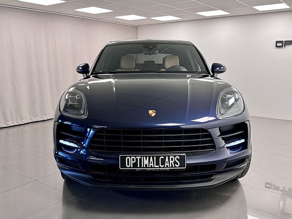 Porsche Macan 8 of 16
