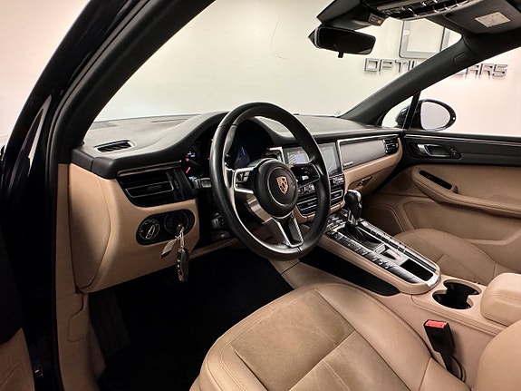 Porsche Macan 4 of 5