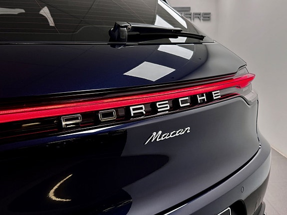 Porsche Macan 15 of 16
