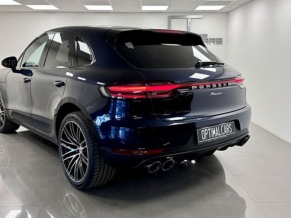 Porsche Macan 16 of 16