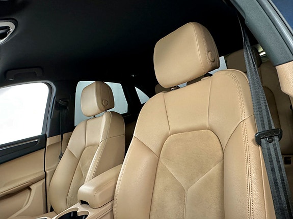 Porsche Macan 6 of 16