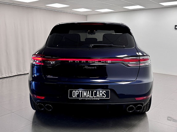Porsche Macan 10 of 16