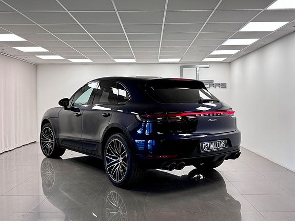 Porsche Macan 9 of 16
