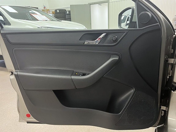 Skoda Rapid 12 of 23