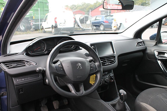 Peugeot 208 8 of 8