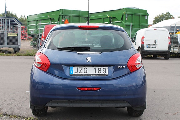 Peugeot 208 5 of 8