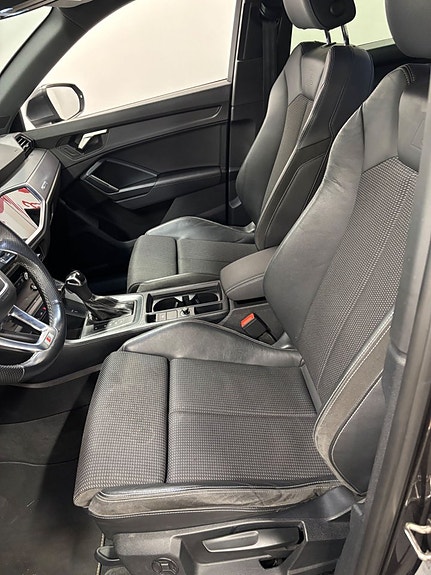 Audi Q3 13 of 21