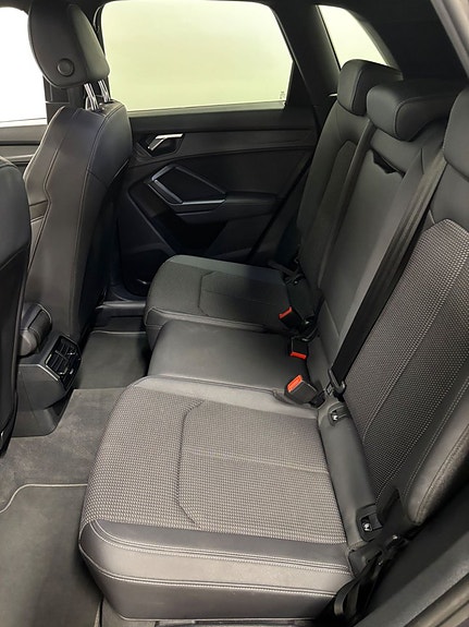 Audi Q3 17 of 21