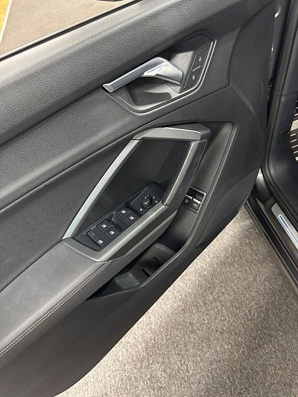 Audi Q3 12 of 21