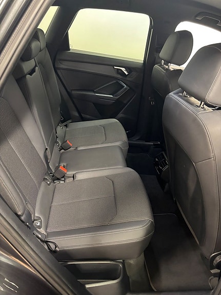 Audi Q3 19 of 21