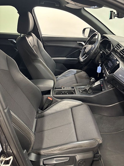 Audi Q3 18 of 21