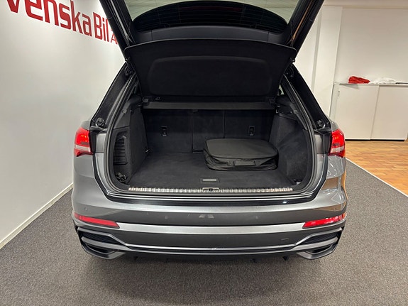 Audi Q3 20 of 21