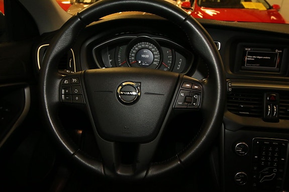 Volvo V40 14 of 20