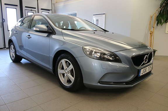 Volvo V40 4 of 20