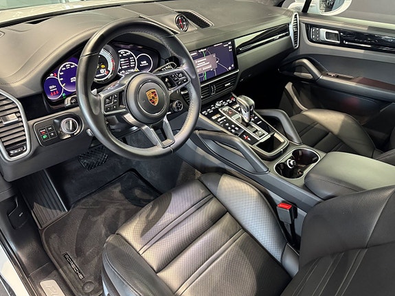 Porsche Cayenne Coupe 3 of 5