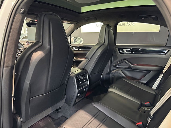 Porsche Cayenne Coupe 7 of 14